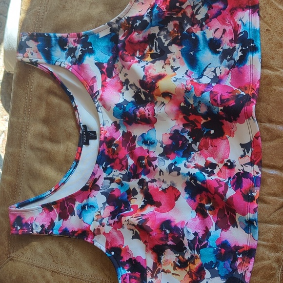 Torrid Mini Scuba Skater Top 3X - Picture 6 of 7